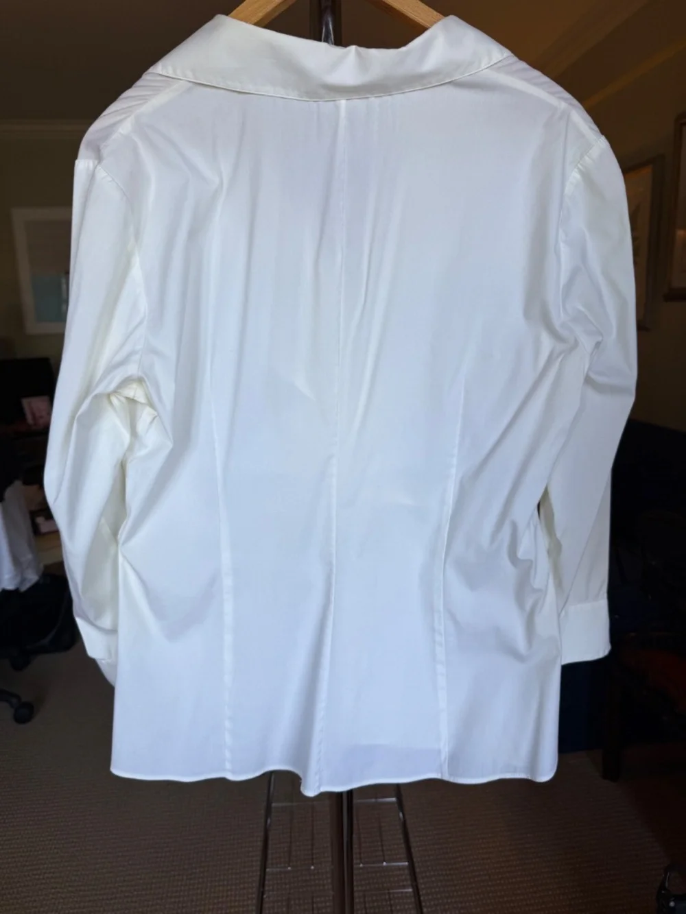 Lafayette 148 White Stretch Cotton Blouse - Ruched Front & Flared Cuffs - Picture 5 of 8